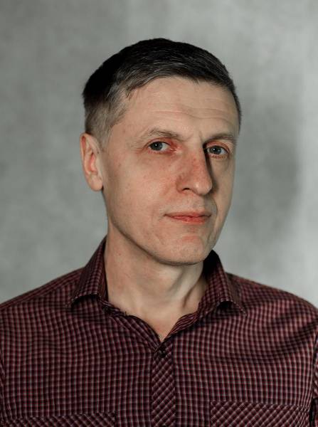 Симонов Олег